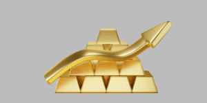 Una pila di lingotti d'oro con una grande freccia dorata rivolta verso l'alto, che simboleggia l'aumento del valore dell'oro o la crescita degli investimenti, su uno sfondo grigio.